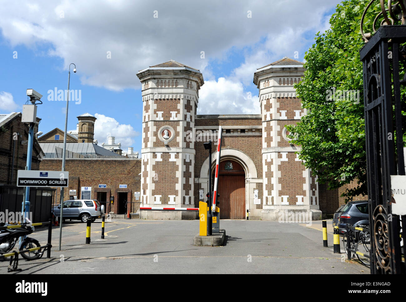 La sua prigione Majestys Assenzio frega a East Acton nel quartiere londinese di Hammersmith e Fulham Foto Stock