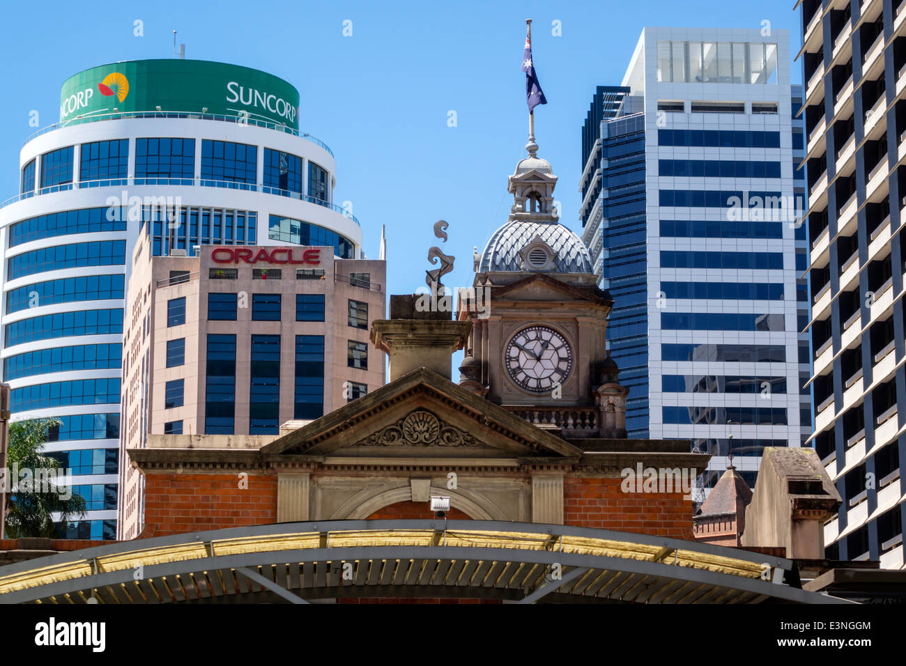 Brisbane Australia, stazione ferroviaria centrale, edificio, alto edificio moderno, ufficio, Oracle, Suncorp, grattacieli, skyline della città, AU140316033 Foto Stock