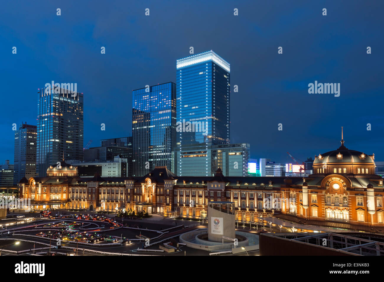 Vista notturna della stazione di Tokyo, Marunouchi lato, Tokyo, Giappone Foto Stock