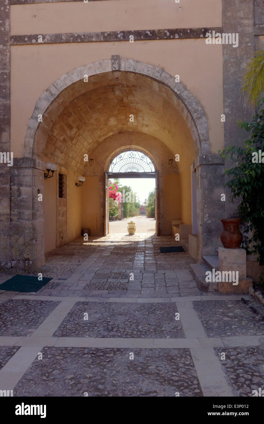 Hotel Villa Giulia (Noto, Sicilia), ingresso elegante, accogliente,Villa Giulia in campagna e vigneti. Foto Stock