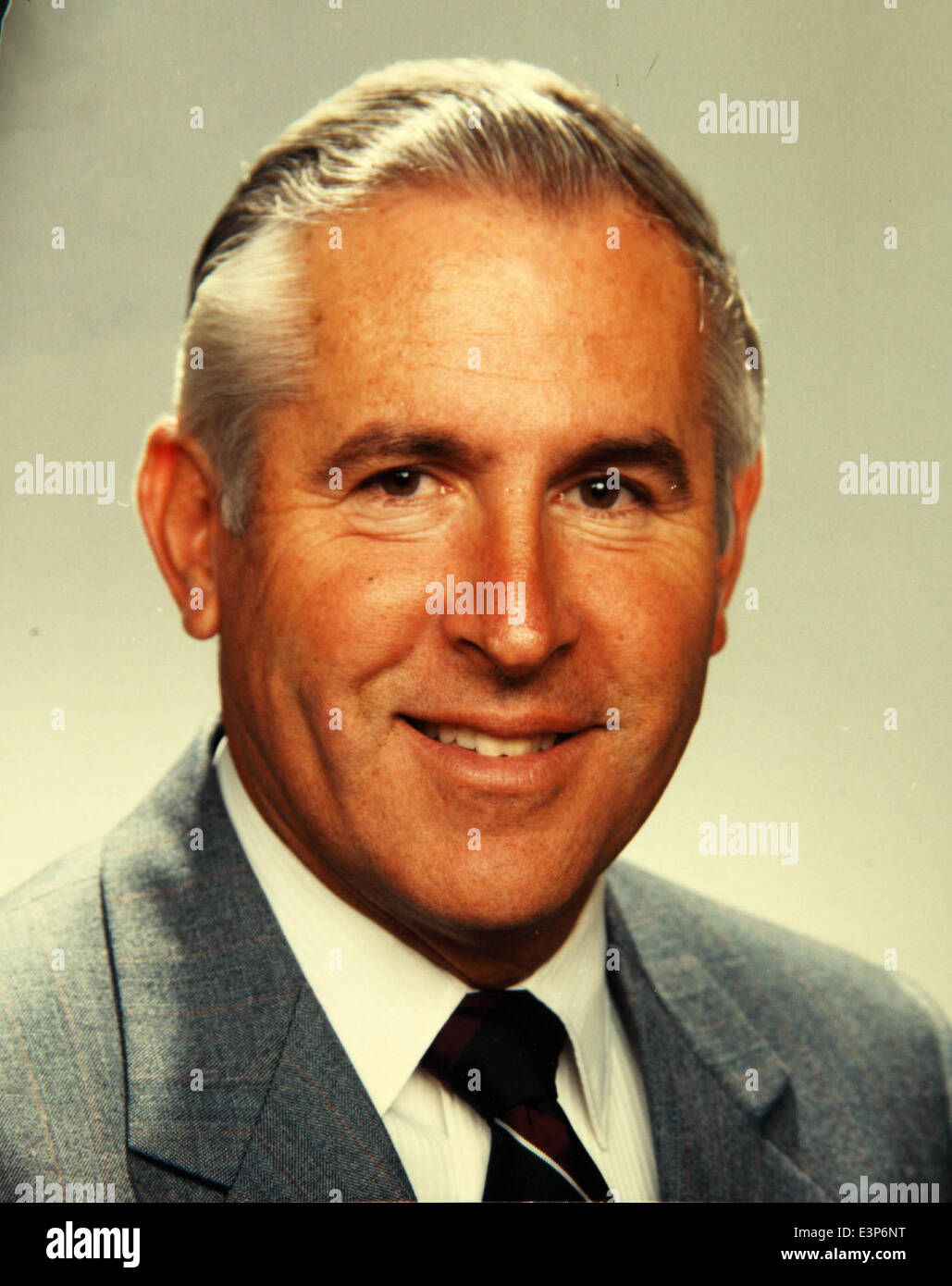 Questa immagine mostra i dipendenti di Convair/General Dynamics tra il 1965 e il 1975. Il periodo segnò il ruolo dell'azienda nei principali programmi militari e spaziali, con progressi nella tecnologia aerospaziale. Foto Stock