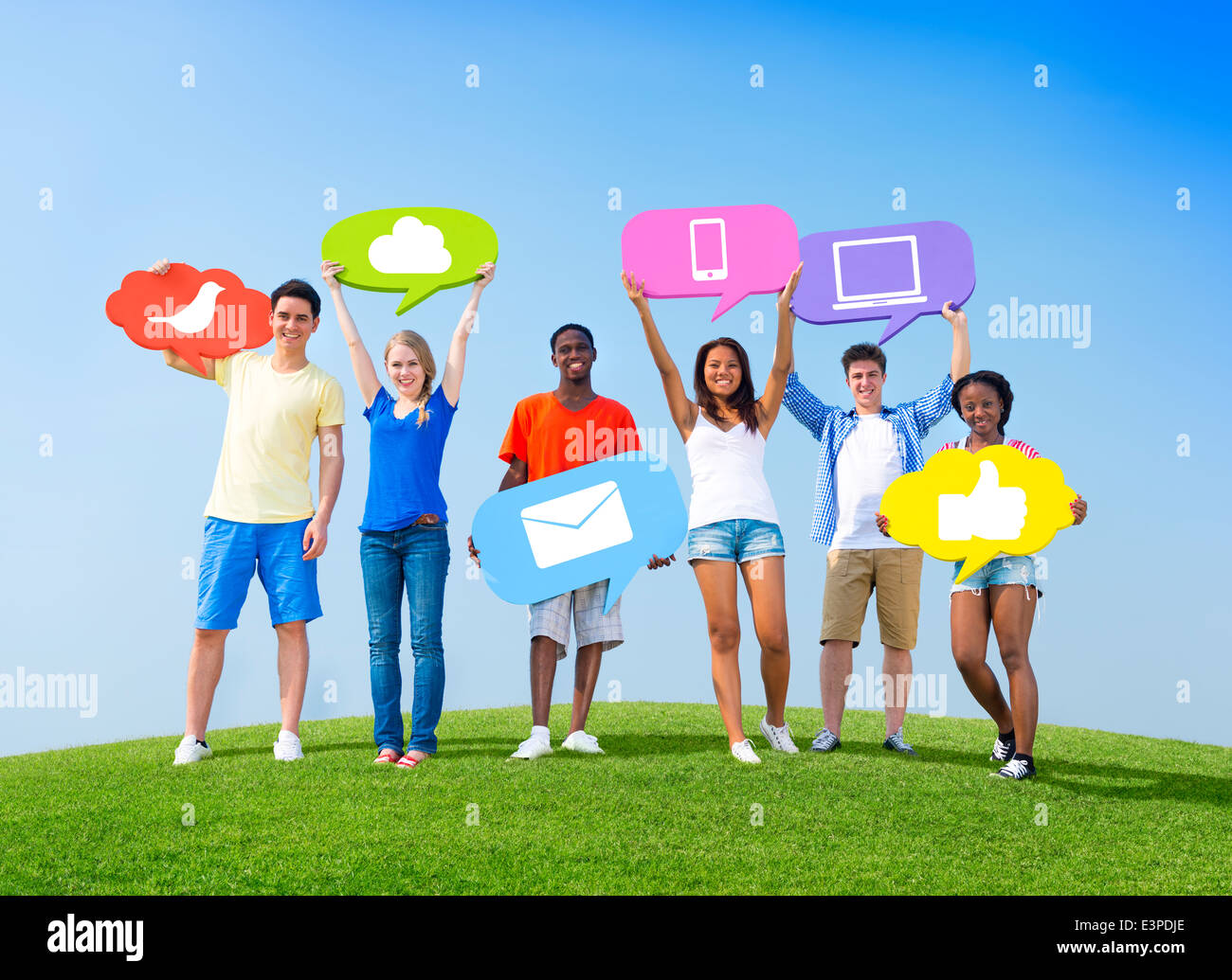 Persone con discorso bolla e social media. Foto Stock