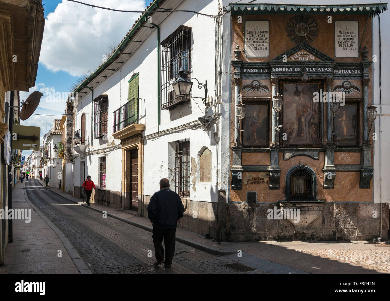 Angolo di strada santuario in Calle Lineros, Cordoba, Andalusia, Spagna Foto Stock