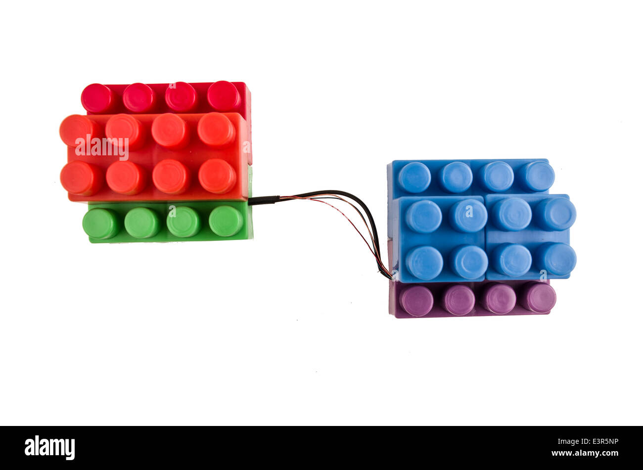 I mattoncini lego collegato con fili Foto stock - Alamy