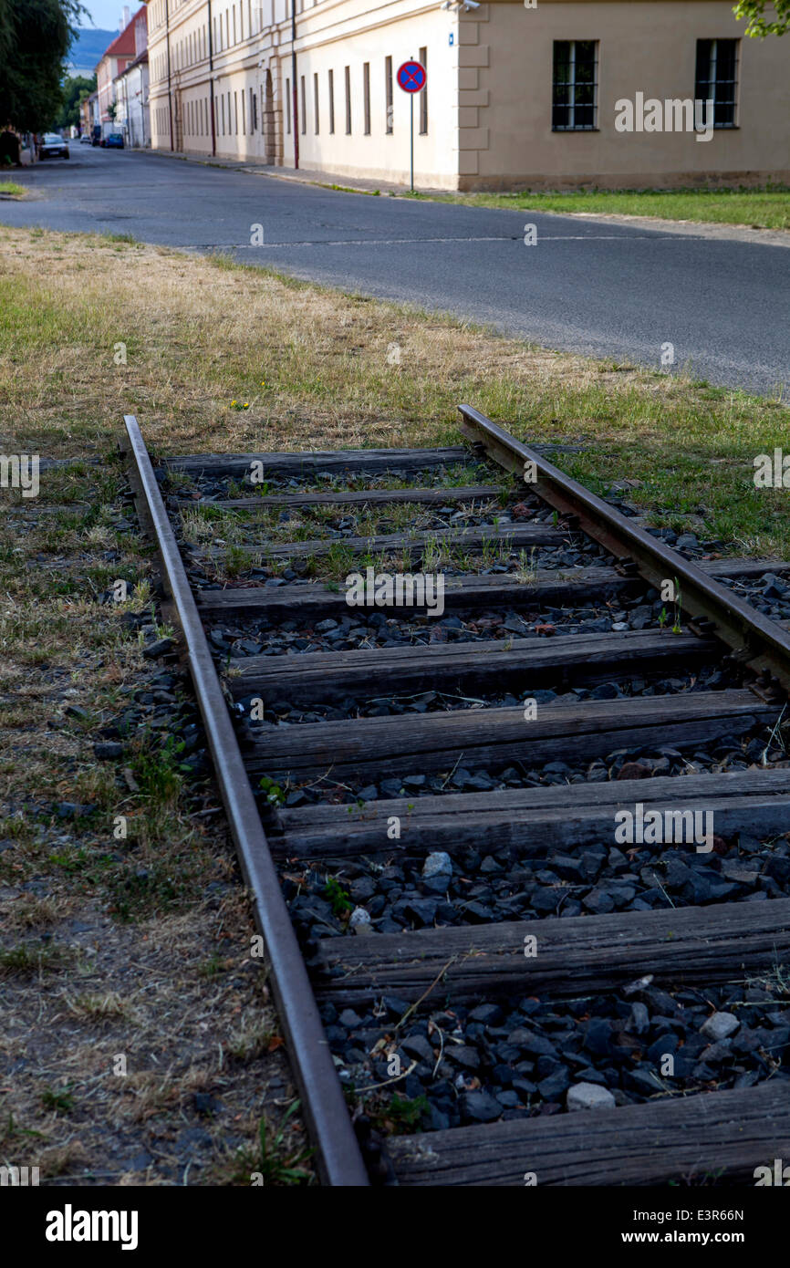 Terezin - raccordo ferroviario, il luogo dove è venuto e se ne andò di trasporti di prigionieri ebrei. Repubblica ceca, Europa Foto Stock