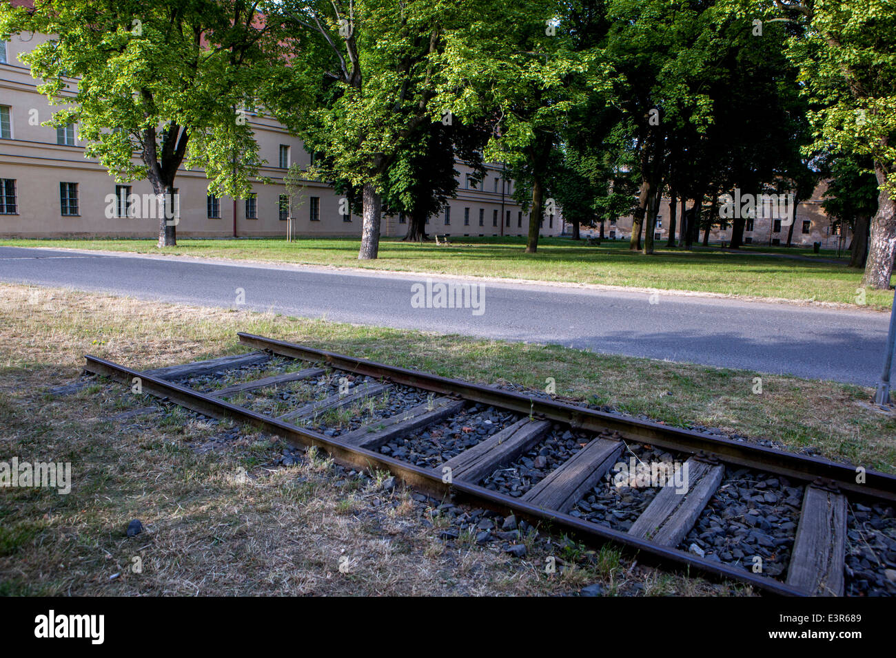 Terezin - raccordo ferroviario, il luogo dove è venuto e se ne andò di trasporti di prigionieri ebrei. Repubblica ceca, Europa Foto Stock