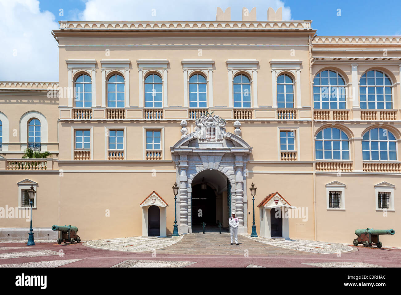 La facciata della residenza ufficiale del Principe di Monaco. Foto Stock