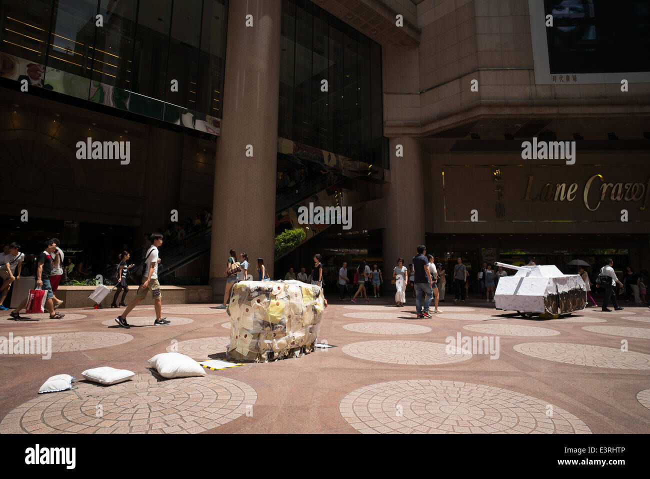 Mockups di serbatoi per protestare sulla ricorrenza della piazza Tianammenthe massacro Foto Stock