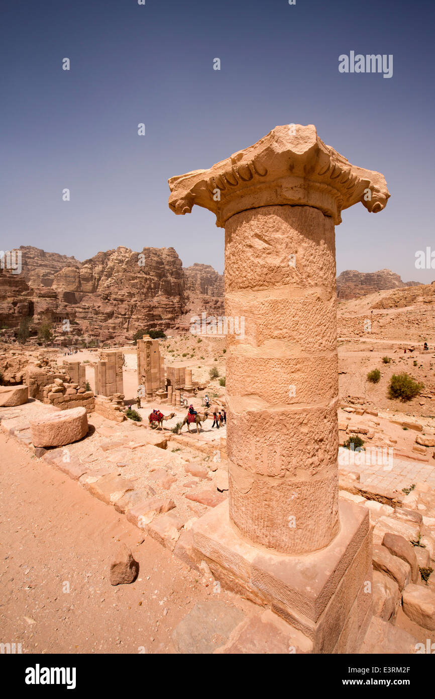 Giordania, Araba, Petra, pilastro del Grande Tempio di leoni alati Foto Stock