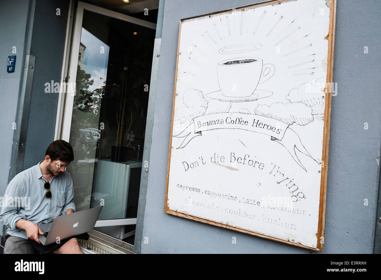 Popolare caffè gourmet Bonanza eroi di caffè cafe in Prenzlauer Berg Berlin Germania Foto Stock