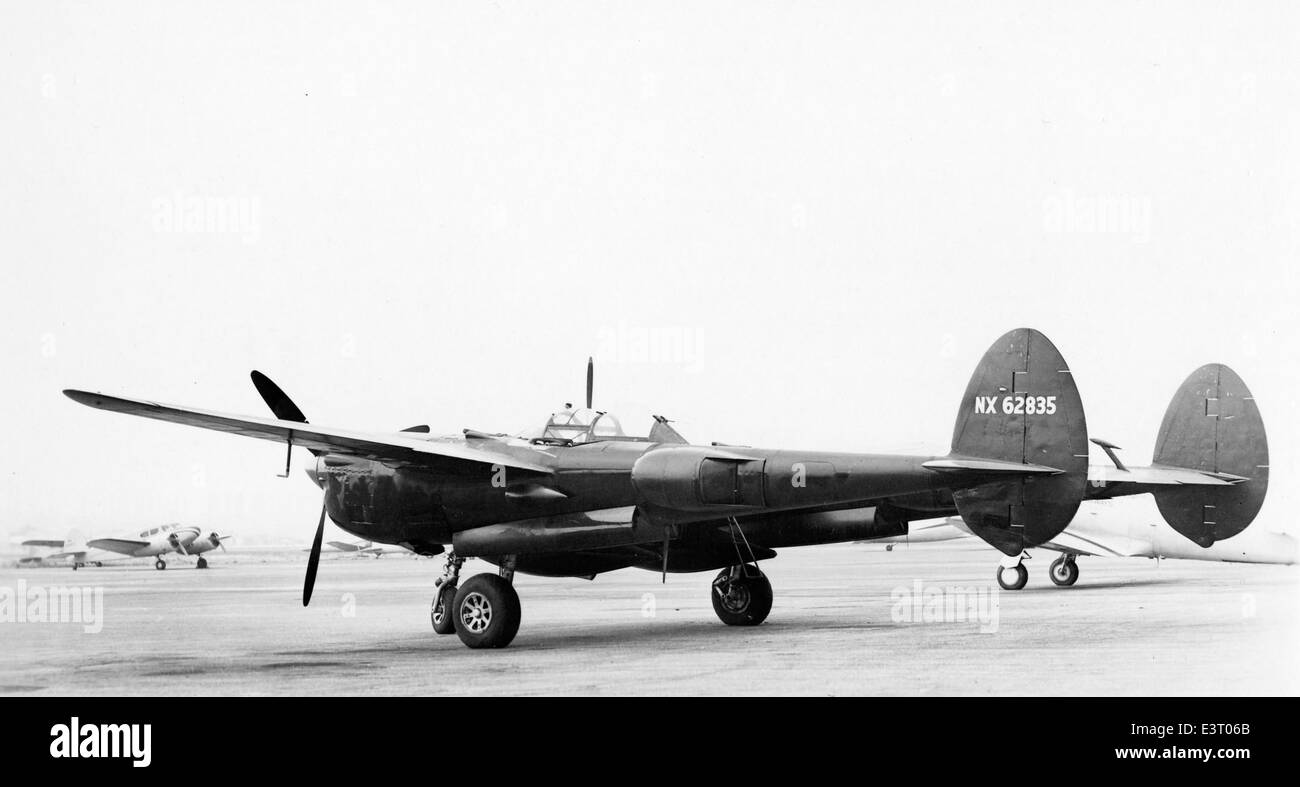 Questa fotografia della Charles M. Daniels Collection presenta un velivolo significativo nella storia dell'aviazione. La collezione Daniels documenta i momenti chiave nella progettazione di aeromobili, nei voli di prova e nell'innovazione dell'aviazione. Foto Stock