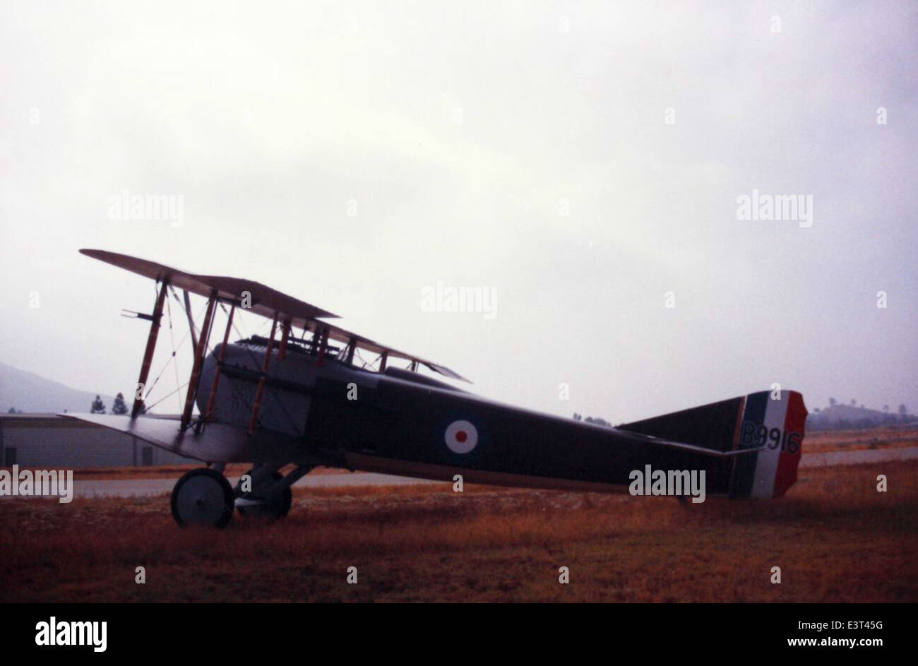 Lo SPAD VII era un caccia francese utilizzato durante la prima guerra mondiale, noto per il suo design robusto e l'efficacia in combattimento. Ha svolto un ruolo significativo nel successo delle forze aeree alleate, con un motore potente e prestazioni affidabili durante le battaglie aeree. Foto Stock