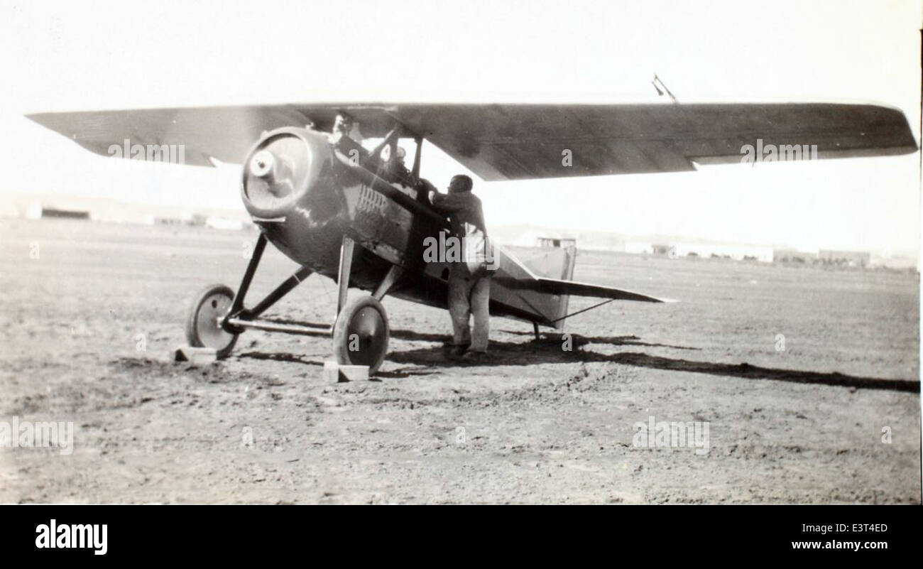 Lo SPAD VII era un aereo da caccia biplano francese utilizzato durante la prima guerra mondiale noto per la sua velocità e potenza di fuoco, ha svolto un ruolo significativo nel combattimento aereo del conflitto. Foto Stock
