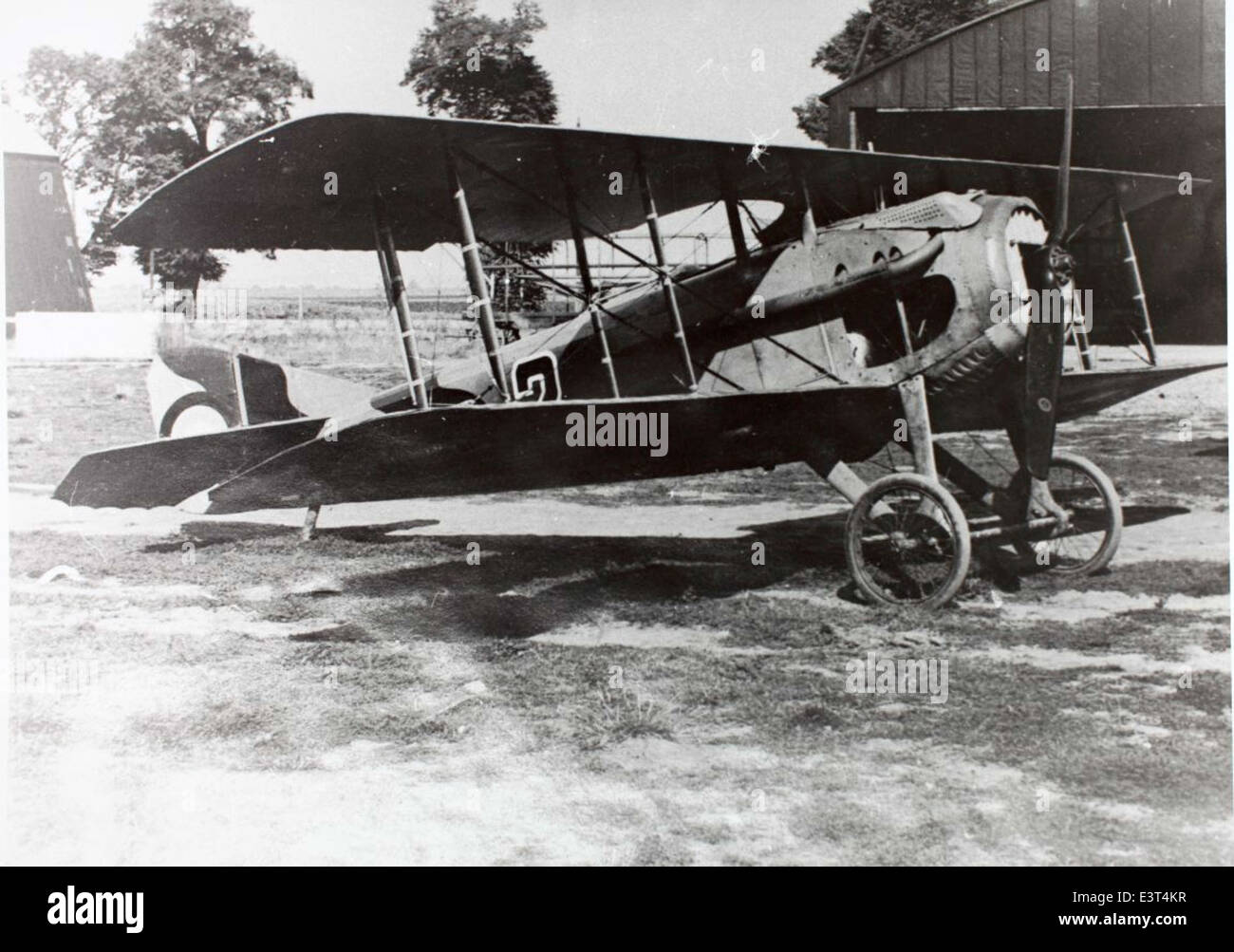 Lo SPAD XIII (S.12) era un caccia francese della prima guerra mondiale noto per la sua eccellente velocità e potenza di fuoco. Fu ampiamente utilizzato dagli Alleati e divenne uno dei combattenti di maggior successo della guerra, in particolare pilotato da piloti Aci come Georges Guynemer e René Fonck. Foto Stock