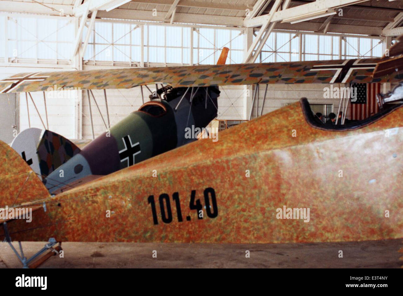 Lo SPAD XIII (S.12) era un caccia francese utilizzato durante la prima guerra mondiale. Noto per la sua velocità e potenza di fuoco, divenne uno dei caccia di maggior successo della guerra. Pilotato da piloti Aci, l'SPAD XIII giocò un ruolo significativo nel raggiungimento della superiorità aerea per gli Alleati sul fronte occidentale. Foto Stock