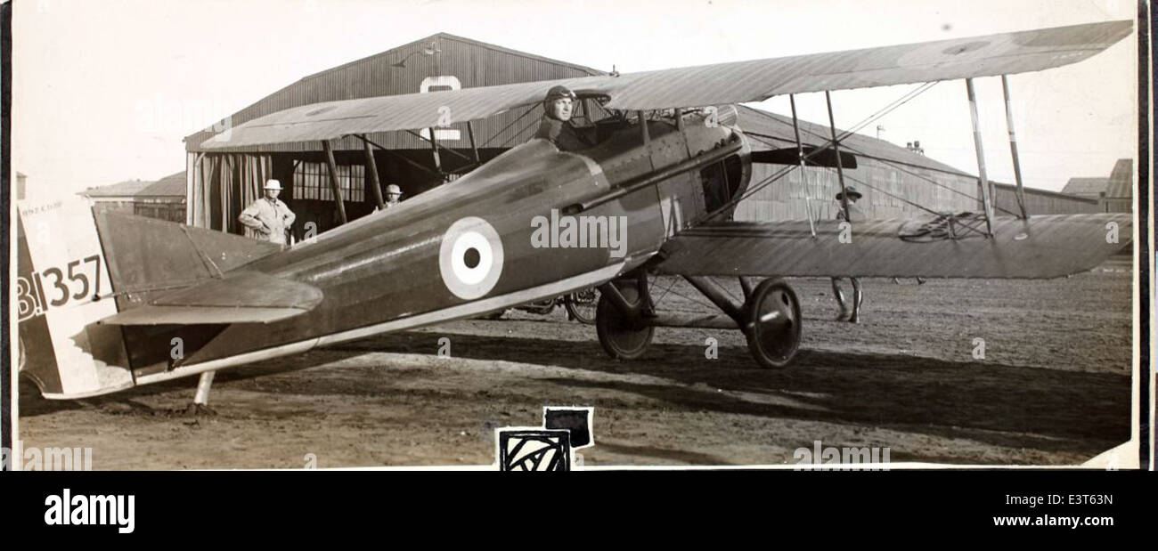 Lo SPAD VII è un aereo da combattimento francese della prima guerra mondiale, noto per il suo ruolo nel combattimento aereo. Era alimentato da un motore Hispano-Suiza da 220 cv e ampiamente utilizzato dalla French Air Service. L'aereo era noto per la sua velocità, manovrabilità e armamento pesante, contribuendo in modo significativo alle vittorie alleate durante la guerra. Foto Stock