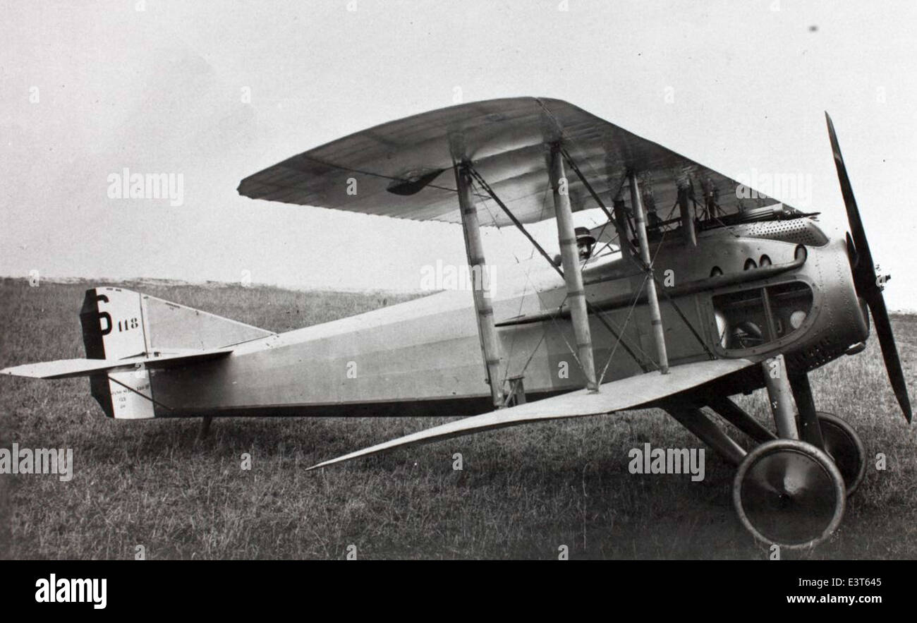 Lo SPAD VII era un caccia biplano francese utilizzato durante la prima guerra mondiale. Noto per il suo potente motore e l'eccellente manovrabilità, lo SPAD VII era una componente chiave delle forze alleate, fornendo un supporto aereo cruciale contro gli aerei nemici. Foto Stock
