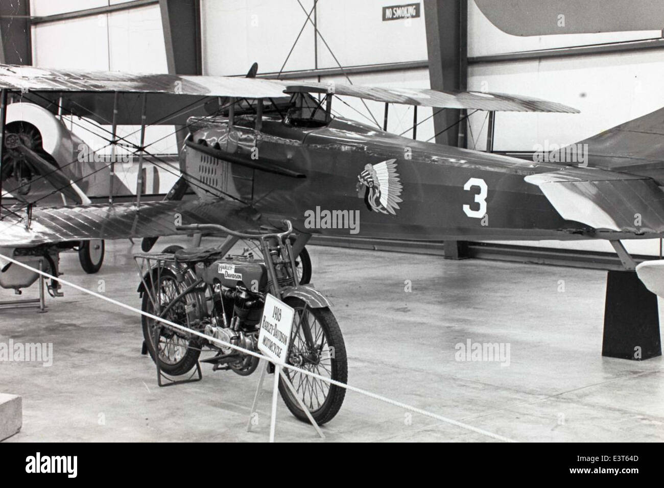 Lo SPAD VII, un biplano francese, fu ampiamente utilizzato durante la prima guerra mondiale come aereo da caccia. Conosciuto per la sua velocità e manovrabilità, lo SPAD VII giocò un ruolo significativo nel combattimento aereo sull'Europa durante la guerra. Foto Stock