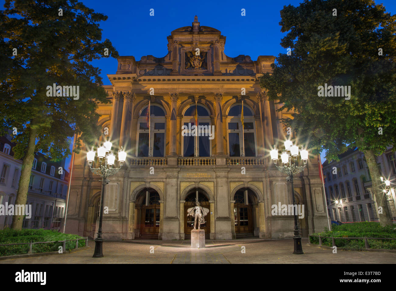 Brugge - Teatro edificio al crepuscolo Foto Stock