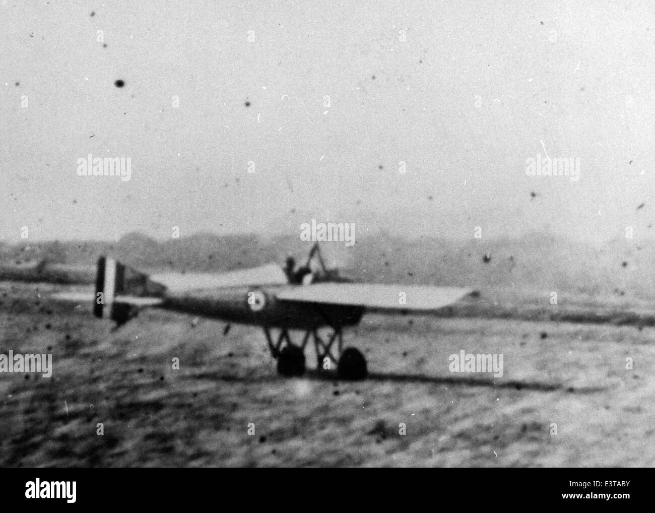 Photo 309 della Larson Collection cattura il ruolo di Lou Larson nell'aviazione della prima guerra mondiale. L'immagine mette in evidenza i principali progressi dell'aviazione militare e il personale coinvolto nei combattimenti aerei durante il conflitto. Foto Stock