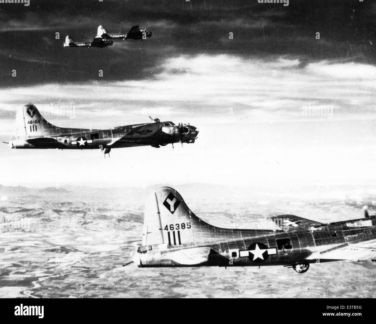 Questa immagine mostra il Boeing B-17G "Sentimental Journey", un B-17 Flying Fortress restaurato, numero di serie 44-83514, e registrazione N9323Z. L'aereo è alimentato da motori Wright R-1820 Cyclone ed è stato una parte vitale delle campagne di bombardamento della seconda guerra mondiale. Foto Stock