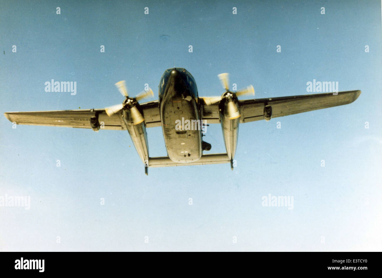 Questa immagine raffigura una Fairchild AC-119K, fotografata da Larry Mersek nel giugno 1970. L'AC-119K era un C-119 Flying Boxcar modificato utilizzato dalla U.S. Air Force durante la guerra del Vietnam per operazioni di supporto aereo ravvicinato e combattimento. Foto Stock