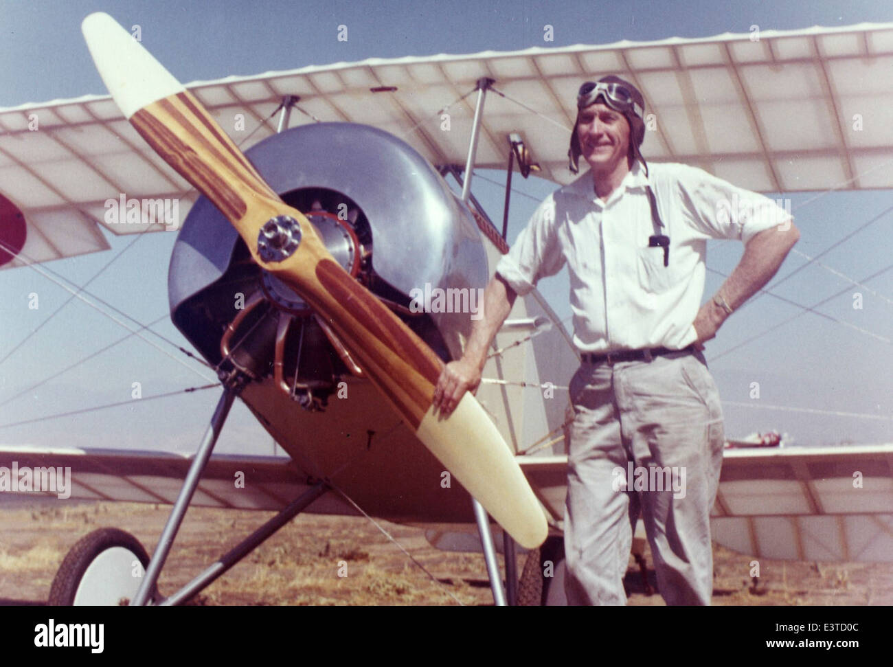 Il Nieuport 11, un biplano da combattimento francese, fu introdotto durante la prima guerra mondiale ed era molto efficace nei combattimenti aerei. Era noto per la sua agilità ed era ampiamente usato dalle forze francesi e britanniche. Foto Stock