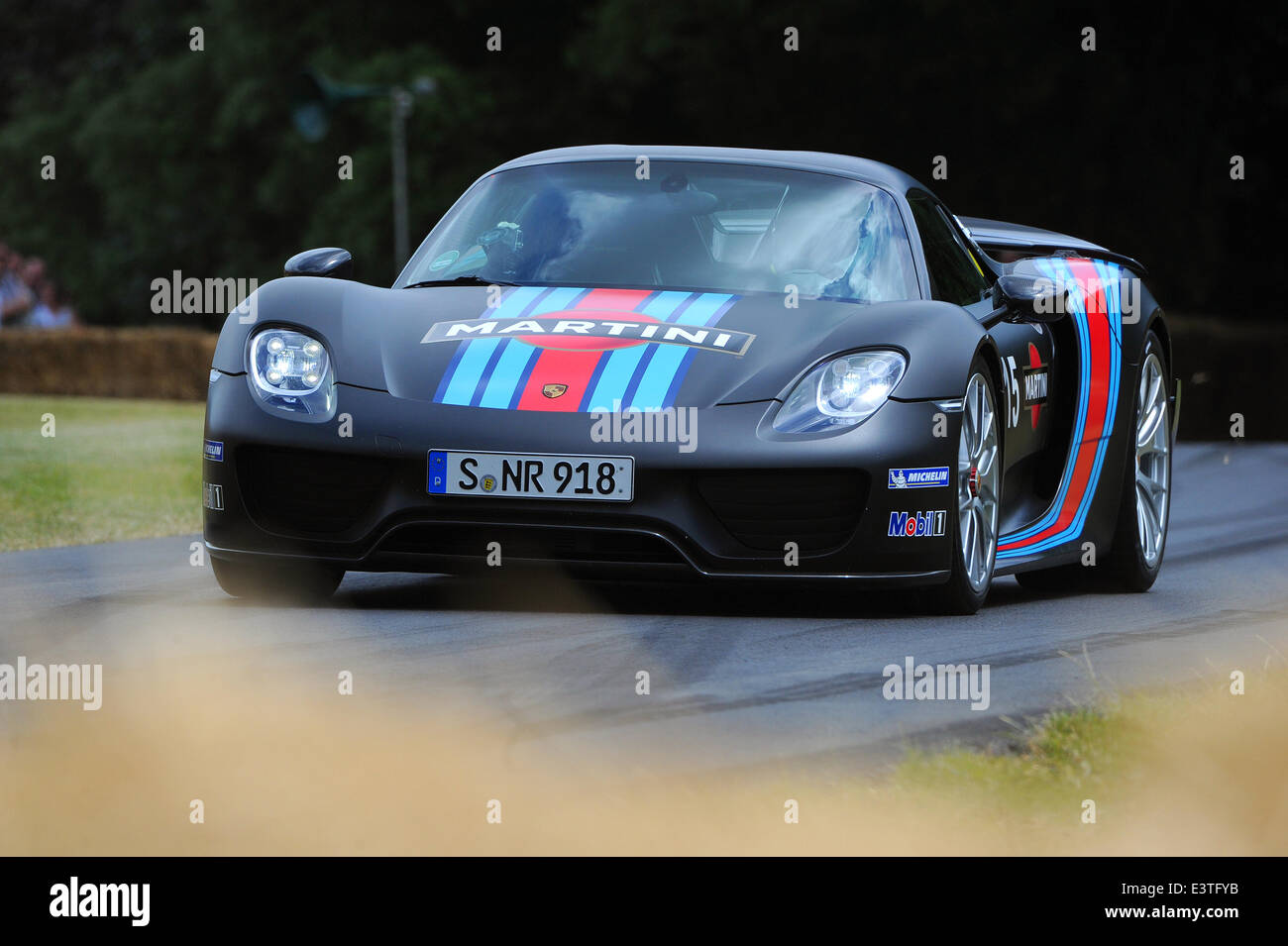 Goodwood, UK. Il 28 giugno, 2014. Porsche Spyder 918 di Weissach pacchetto con una livrea Martini a Goodwood Festival della velocità 2014. Foto Stock