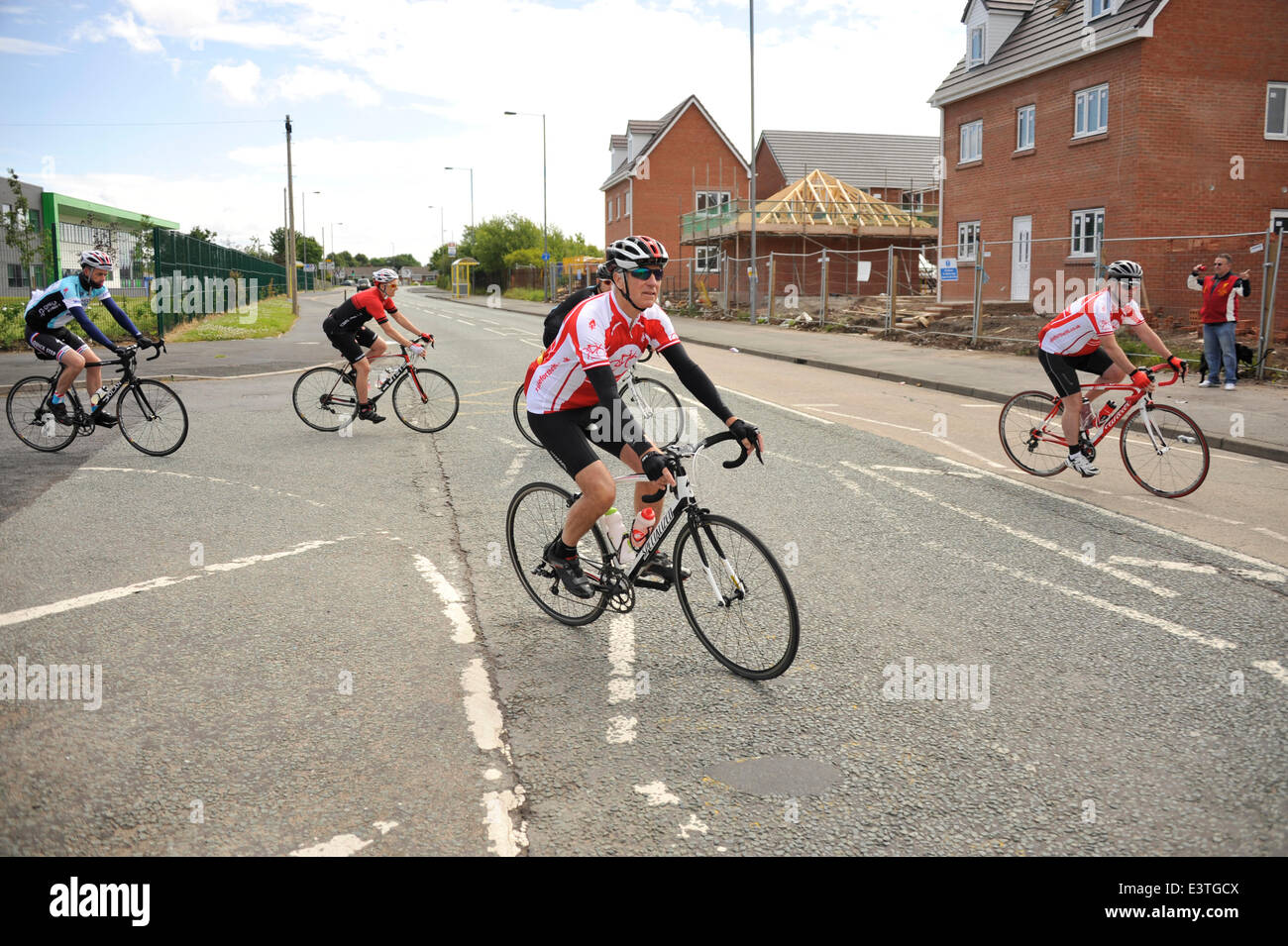 In sella per il 96 - annuale di carità in bicicletta in memoria di coloro che sono morti a Hillsborough Stadium disaster in 1989 Foto Stock