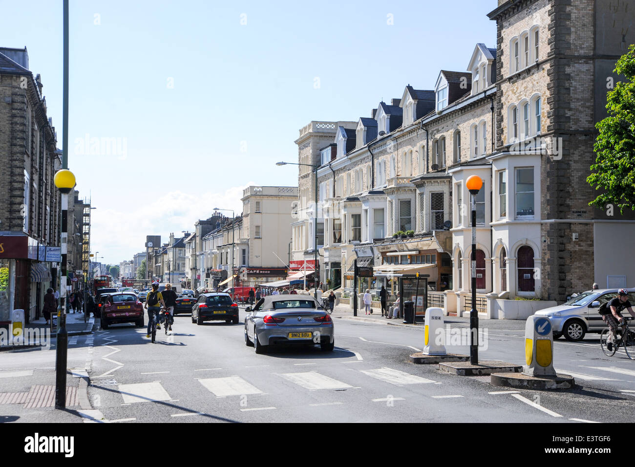 La Church Road Hove area per lo shopping e il quartiere della città di Brighton e Hove Regno Unito Foto Stock