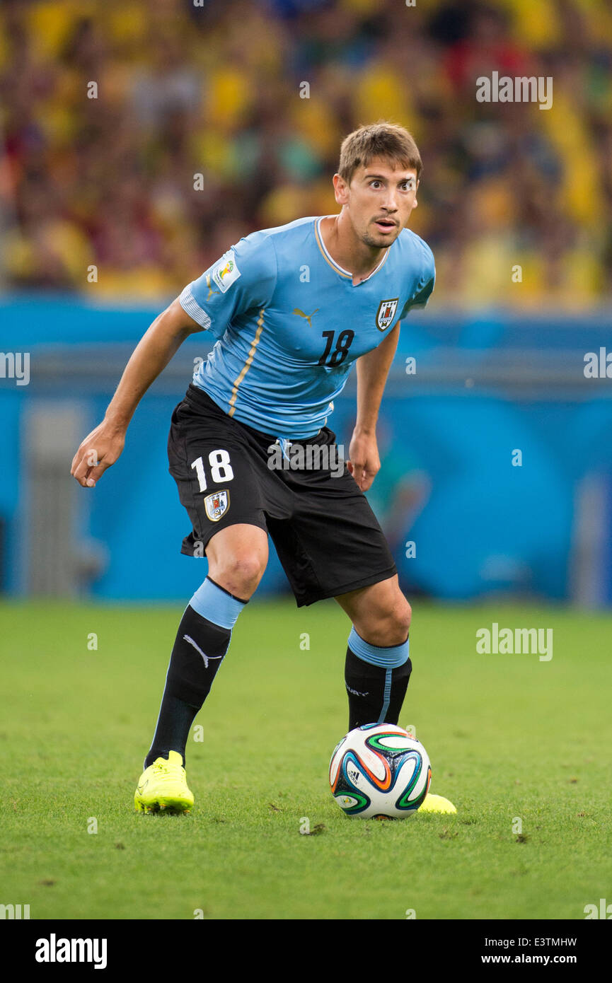 Rio de Janeiro, Brasile. Il 28 giugno, 2014. Gaston Ramirez (URU) Calcio/Calcetto : Coppa del Mondo FIFA Brasile 2014 Round di 16 match tra Colombia 2-0 Uruguay a Estadio do Maracana di Rio de Janeiro in Brasile . Credito: Maurizio Borsari/AFLO/Alamy Live News Foto Stock