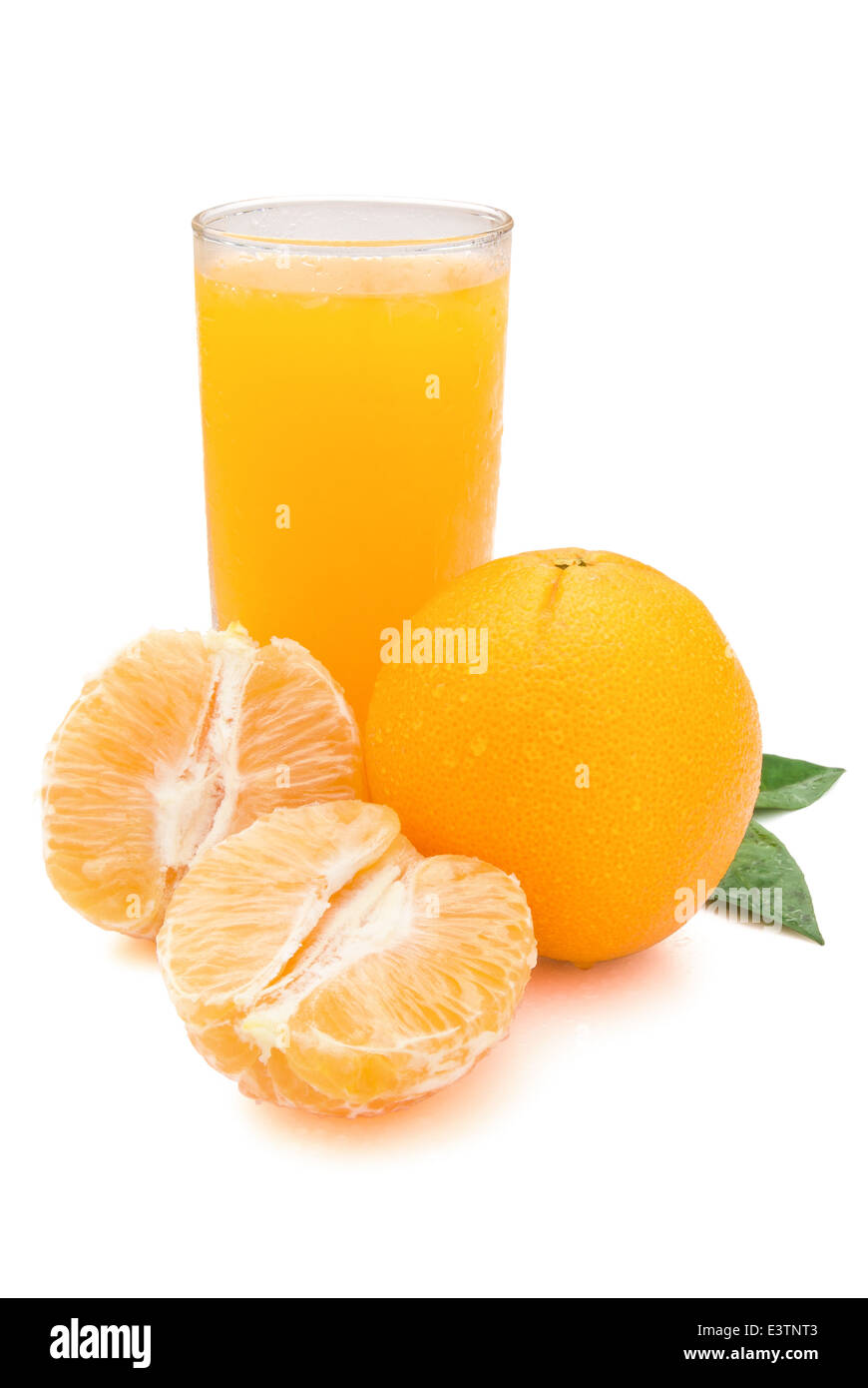 Arancione e il succo di arancia con tracciato di ritaglio Foto Stock