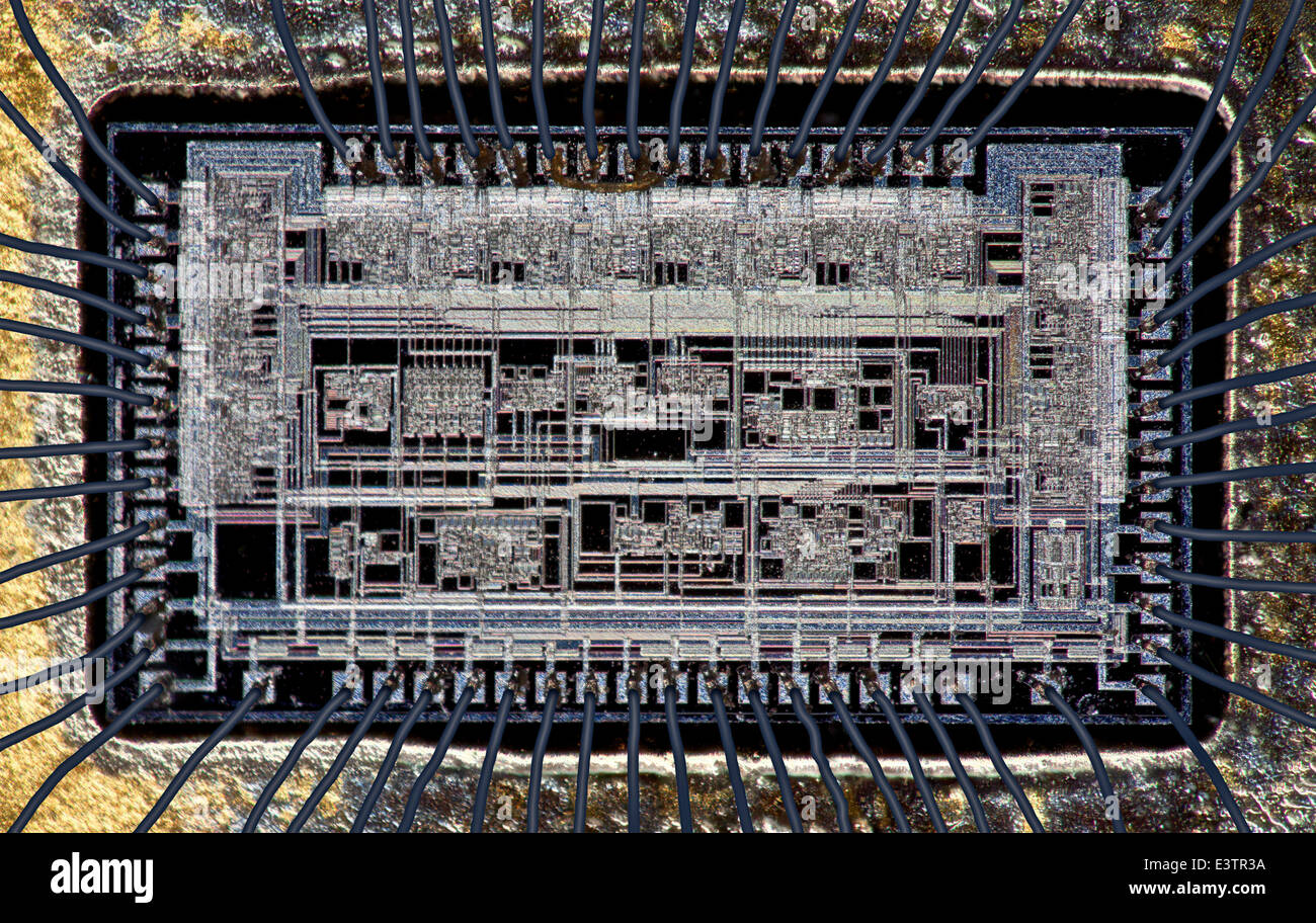 Moderno micro circuito integrato stampato con i collegamenti dei cavi Foto Stock