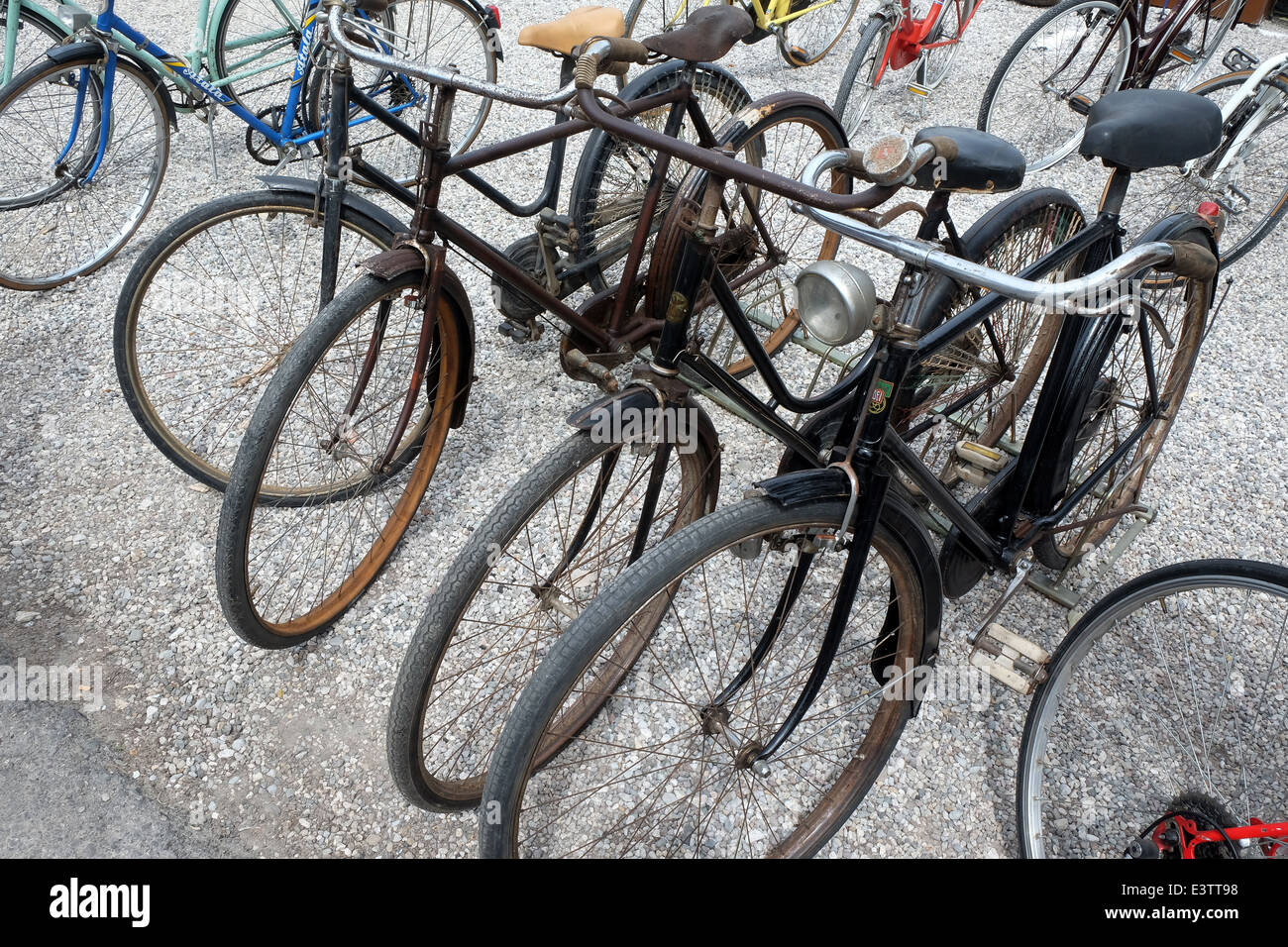 Strada del mercato di Stellata,vecchia bicicletta, Bondeno,Ferrara,Italia Foto Stock
