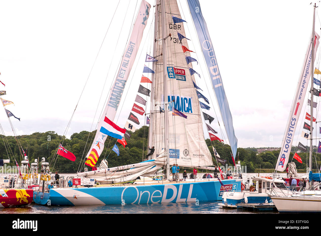 Clippers dal 2013-14 il giro del mondo in barca a vela ormeggiata presso il Lough Foyle Marina, Derry, Londonderry, Irlanda del Nord Foto Stock