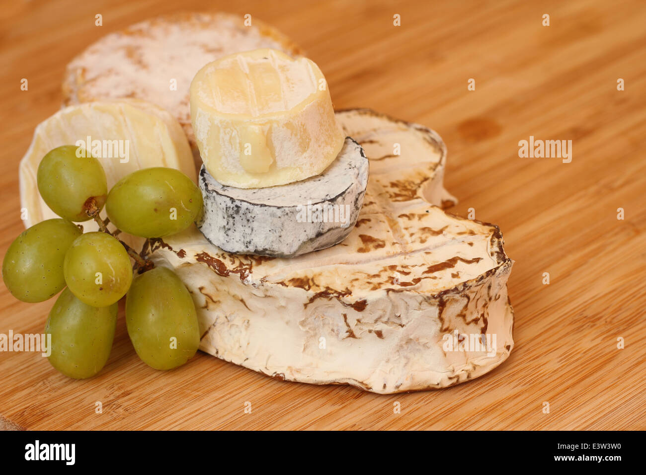Formaggio Camembert sulla tavola di legno close-up Foto Stock