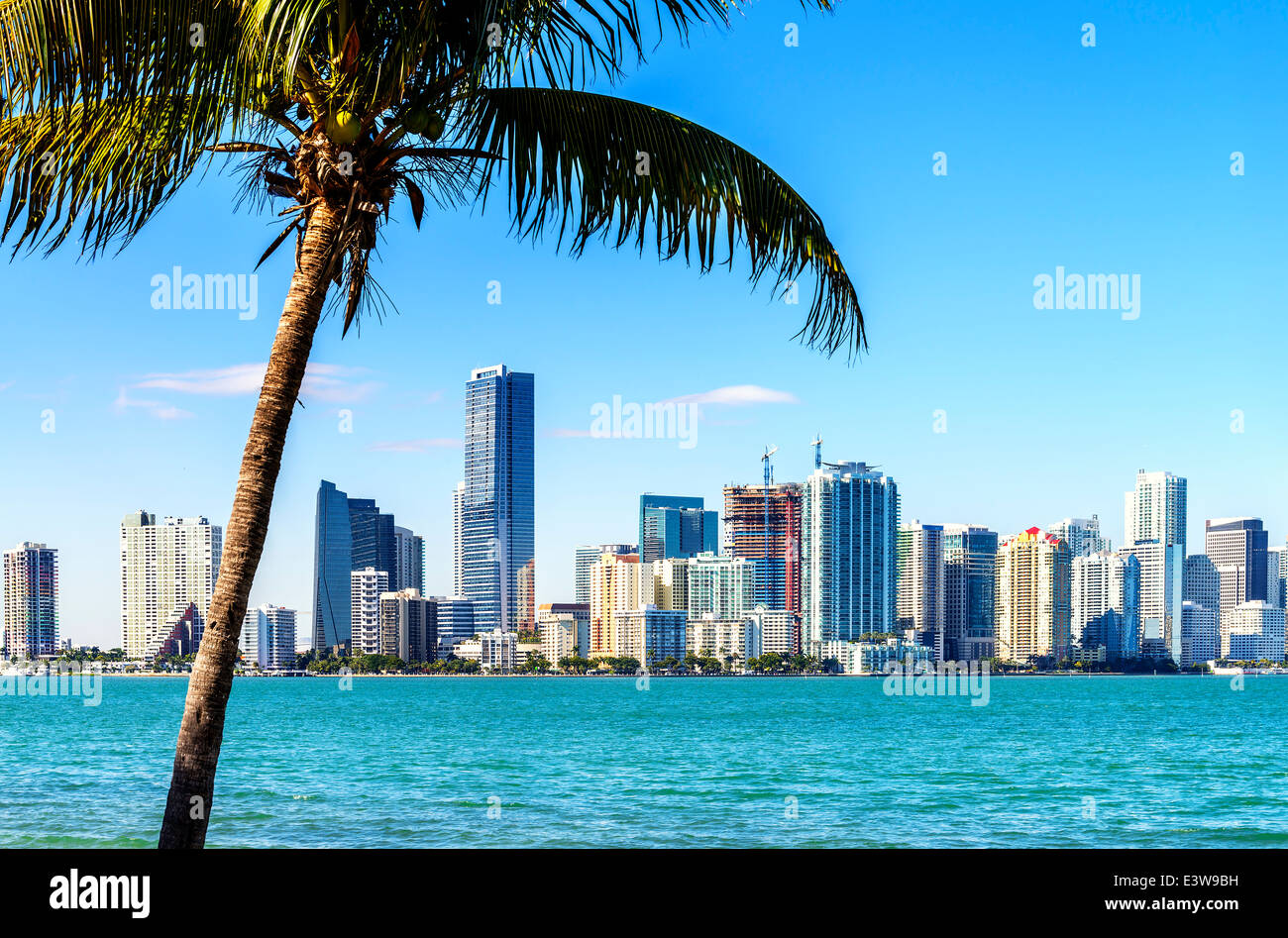 Miami skyline del centro di giorno con Biscayne Bay. Foto Stock