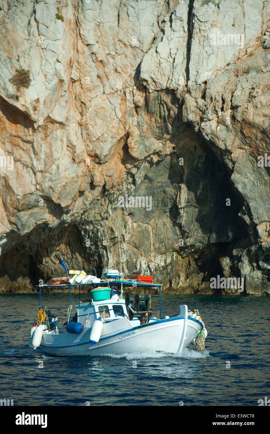 Griechenland, Symi, im Nordwesten der Insel, kleines Fischerboot Foto Stock