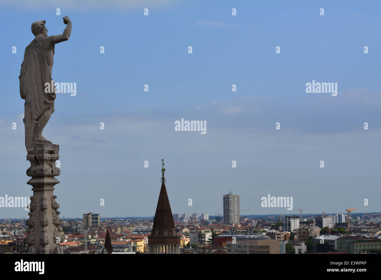 Lo Skyline di Milano dal Duomo Foto Stock