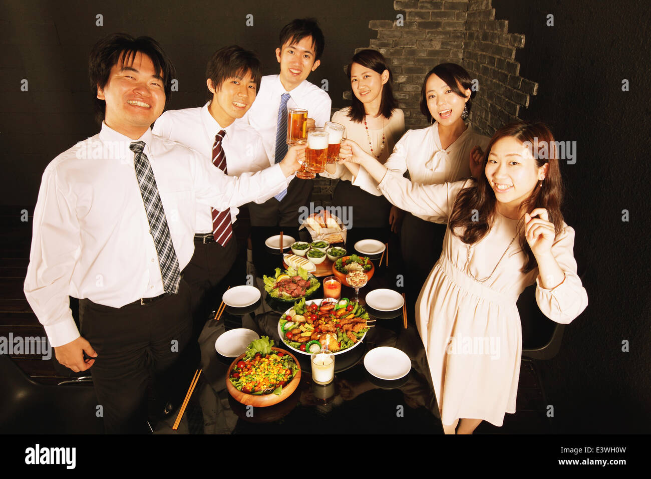 Azienda giapponese persone mangiare fuori Foto Stock