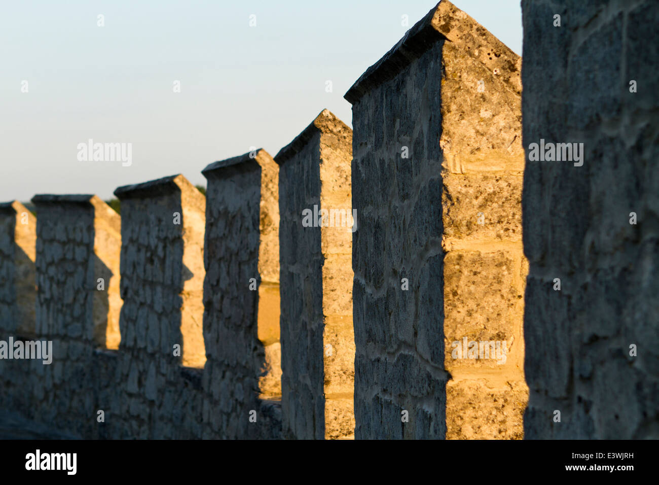 Szydlow - La città vecchia con il centro medievale e un 700 metri di mura difensive, swietokrzyskie, Polonia. Foto Stock