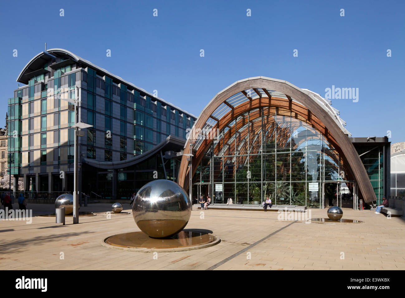 Esterno di Sheffield Winter Gardens, Regno Unito Foto Stock