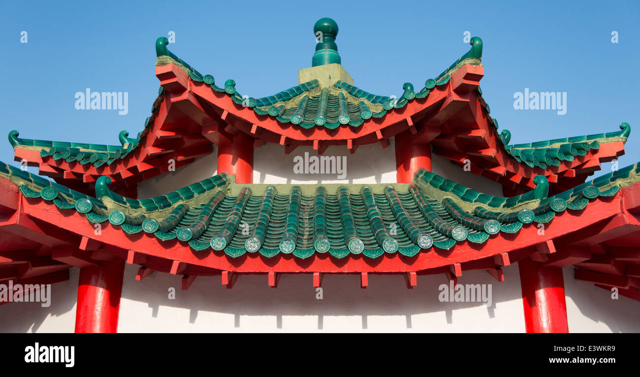 Il tetto di un tempio taoista sull'Isola di Kusu, un breve viaggio in traghetto da Singapore Foto Stock