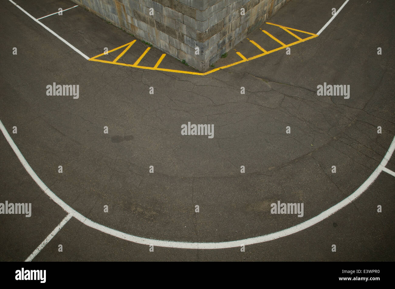 Linee di parcheggio intorno alla base di fortificazioni a Quebec City è la Cittadella, Canada. Foto Stock