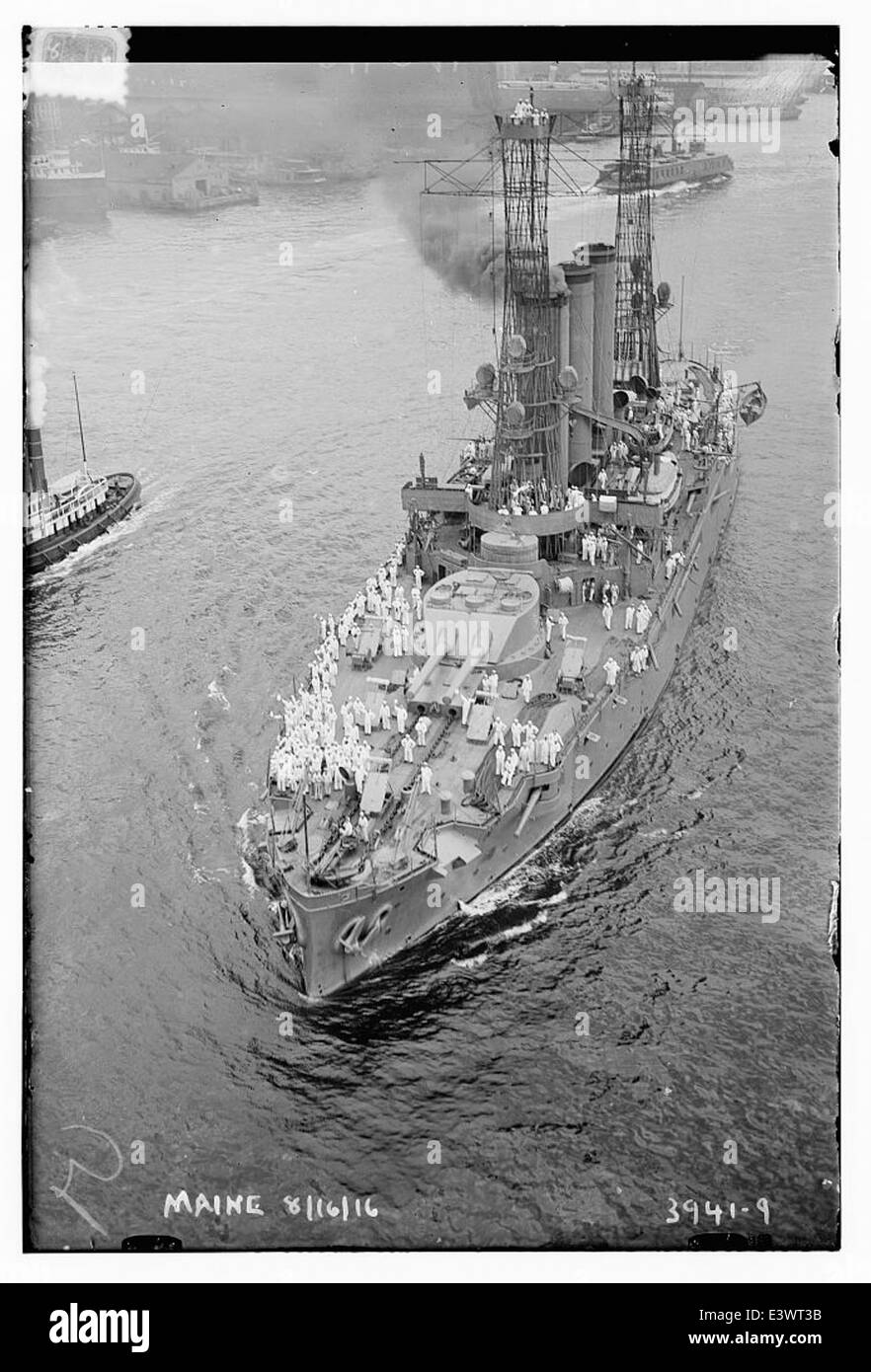 Questa fotografia storica della Library of Congress raffigura la USS Maine, una corazzata pre-dreadnought, con i suoi caratteristici alberi a gabbia e il disegno a reticolo. Mette in evidenza i progressi tecnologici e navali dei primi anni del XX secolo. Foto Stock Questa fotografia storica della Library of Congress raffigura la USS Maine, una corazzata pre-dreadnought, con i suoi caratteristici alberi a gabbia e il disegno a reticolo. Mette in evidenza i progressi tecnologici e navali dei primi anni del XX secolo. Foto Stock