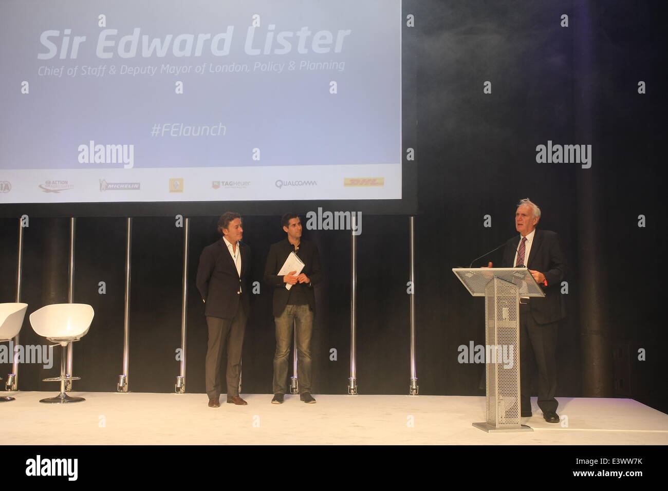 Londra, Regno Unito. Il 30 giugno, 2014. Scene dal lancio all'iconico Roundhouse di nuovo tutti elettrici FIA Formula E motor racing Championship il vice sindaco di Londra Sir Edward Lister annuncia Battersea Park come la nuova sede per la formula e il Grand Prix in giugno 2015 Credit: Motofoto/Alamy Live News Foto Stock