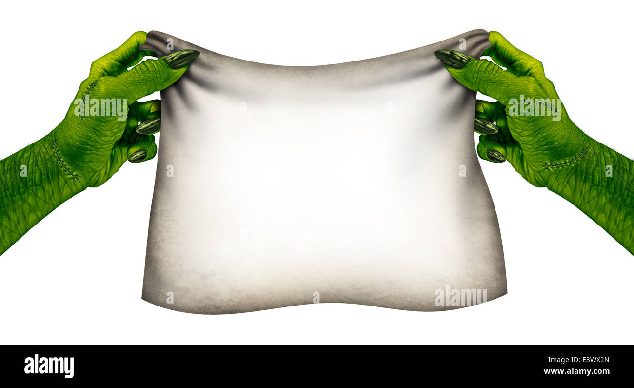 Monster tenendo un'intestazione vuota come zombie mani con una sporca grunge segno per un creepy halloween o scary simbolo con texture della pelle verde stropicciata monster dita e punti isolati su uno sfondo bianco. Foto Stock