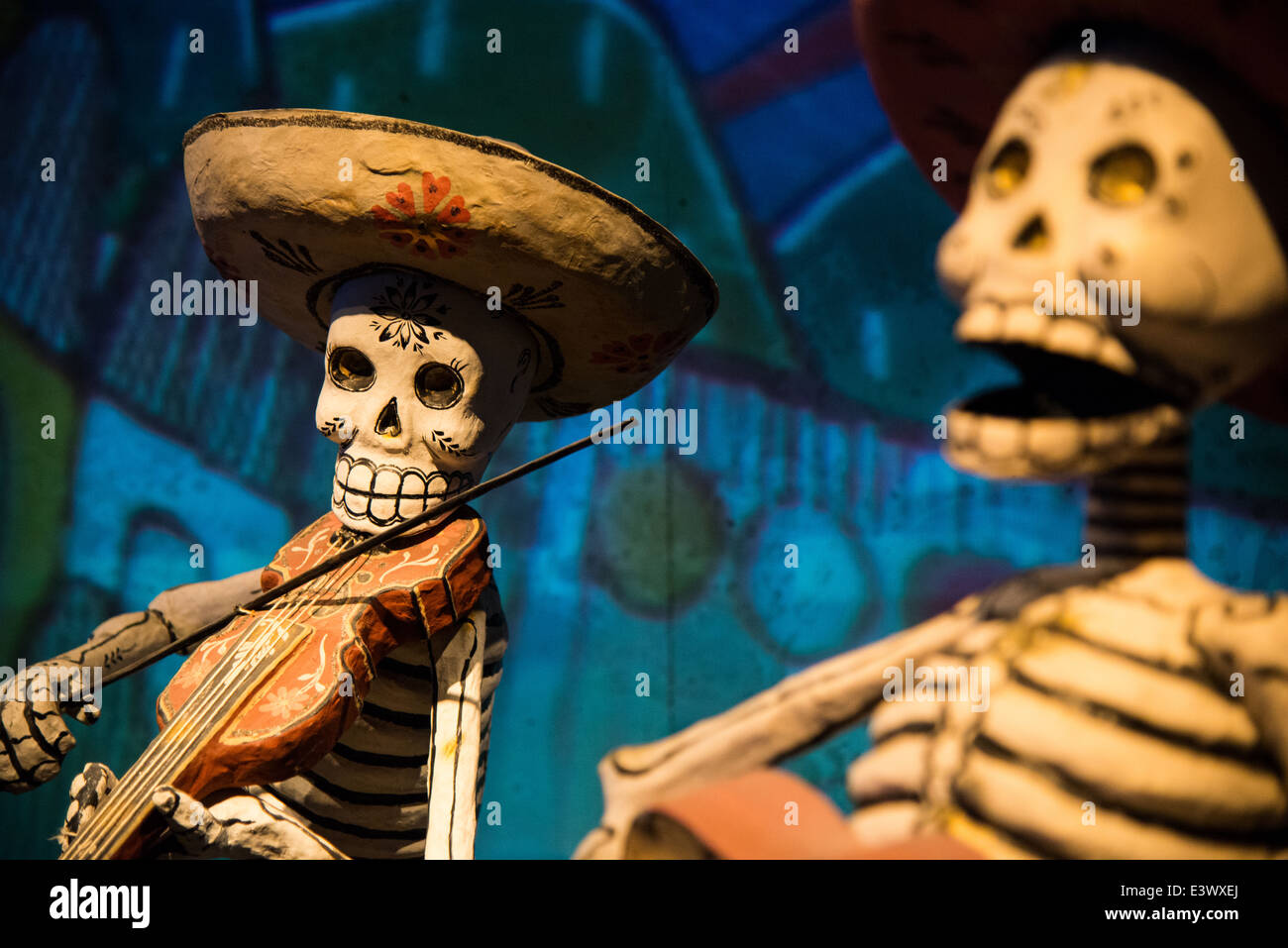 Carta messicano mache figure presso il museo etnografico di Leiden in Olanda  Foto stock - Alamy