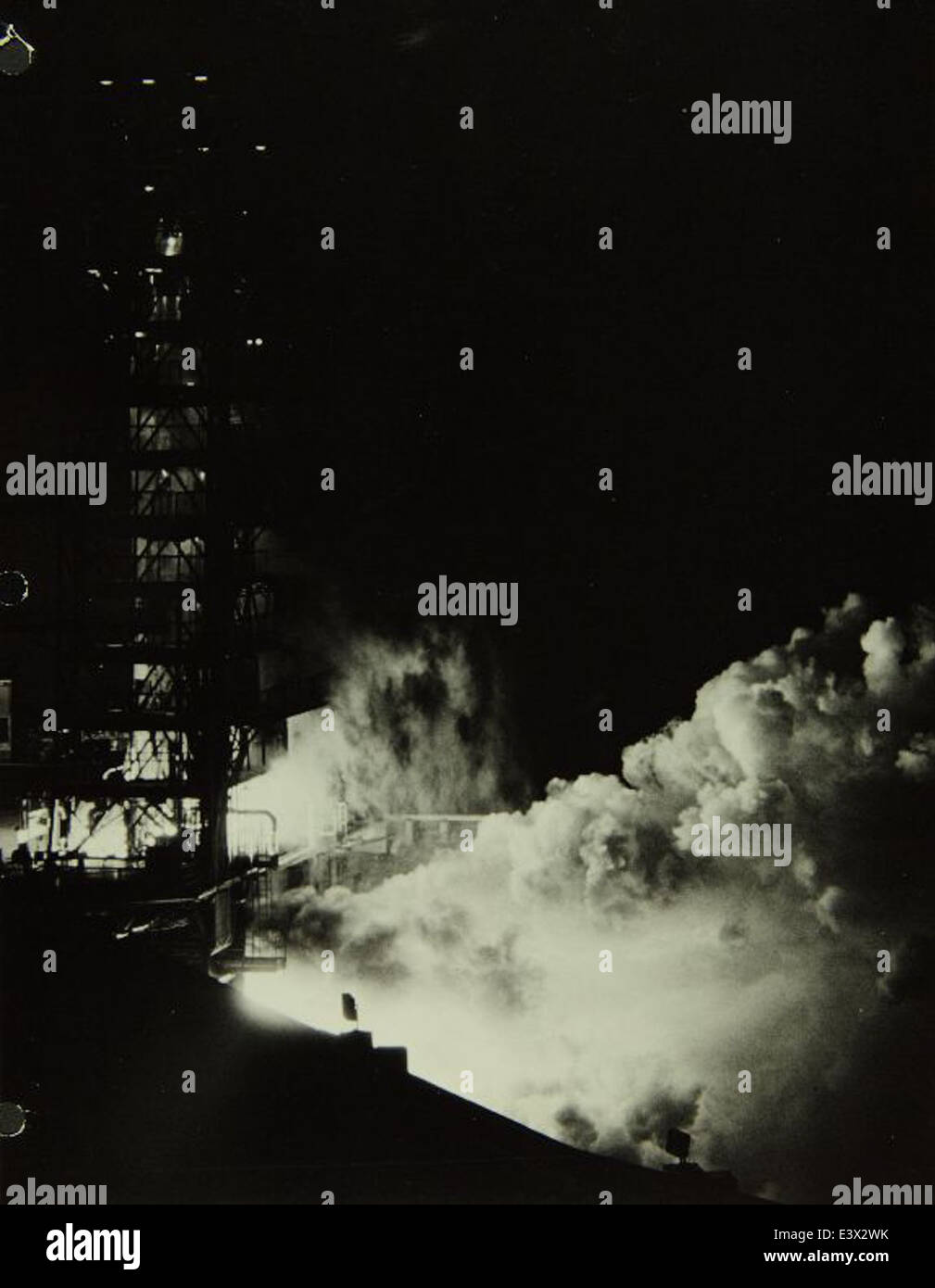 Presso la Edwards Air Force base, la Convair/General Dynamics Atlas Lifting Body faceva parte dello sviluppo tecnologico aerospaziale all'avanguardia. I voli di prova hanno contribuito ai progressi dell'aviazione militare e civile, concentrandosi sulla progettazione della carrozzeria di sollevamento e sulle future capacità di volo spaziale. Foto Stock