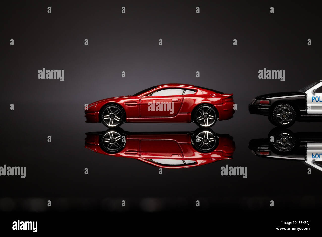 Red Matchbox car tirato su Foto Stock